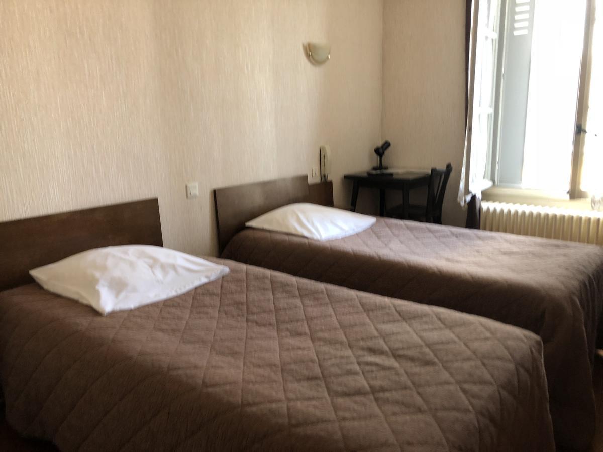 Hotel Le Commerce Bellegarde-du-Loiret Экстерьер фото
