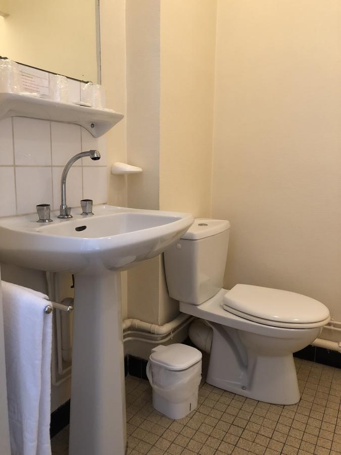 Hotel Le Commerce Bellegarde-du-Loiret Экстерьер фото